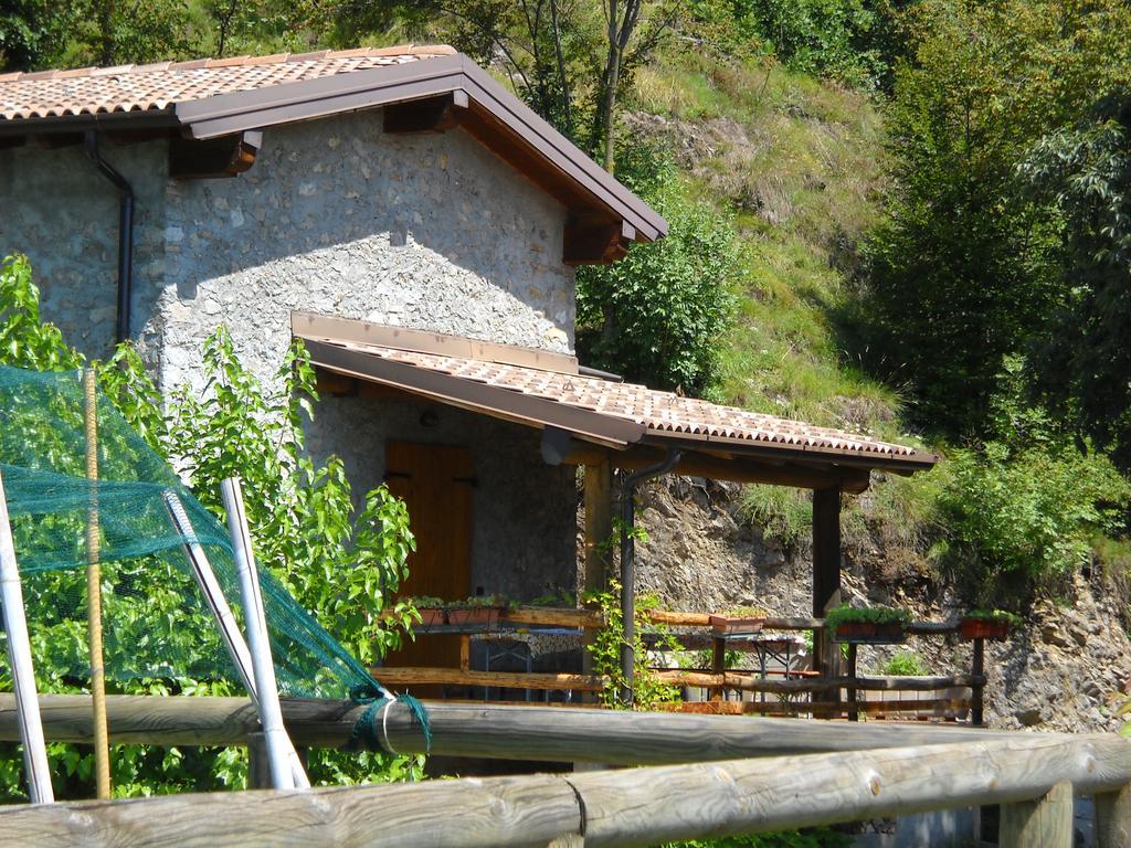 Agriturismo Cascina Lert Marone Exterior photo