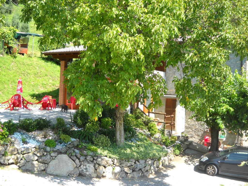 Agriturismo Cascina Lert Marone Exterior photo